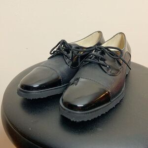 CLEARANCE! Black Ferragamo Leather Oxford Flats Size 4.5 NWOT